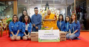 KPN Green joins donating lamps to a temple